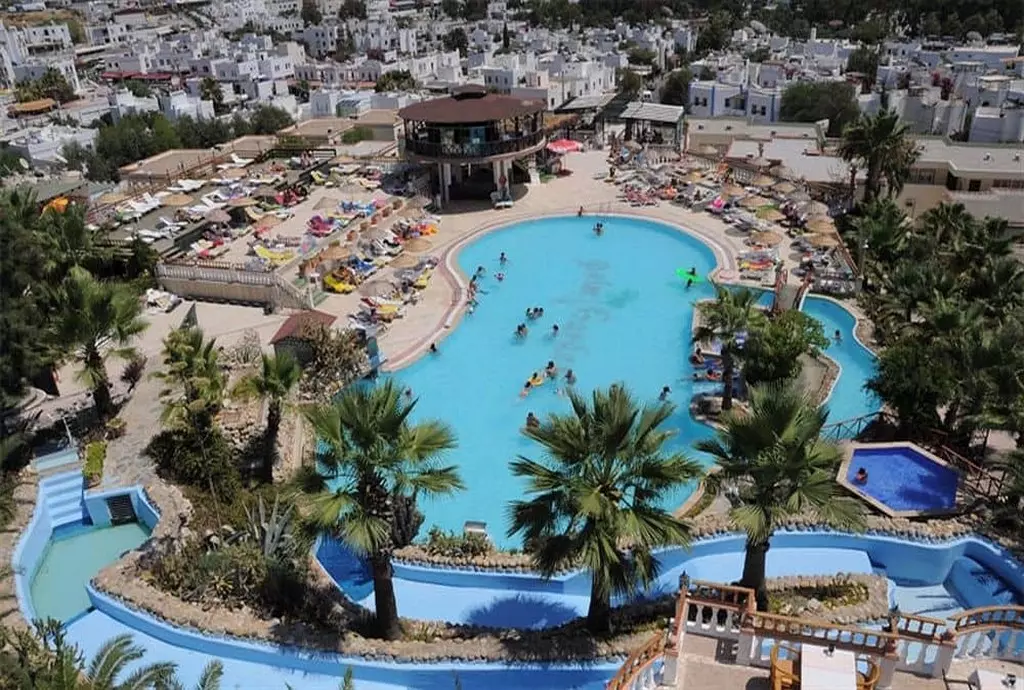 205280hotel flora suites kusadasi_shabavizparvaz_01.jpg